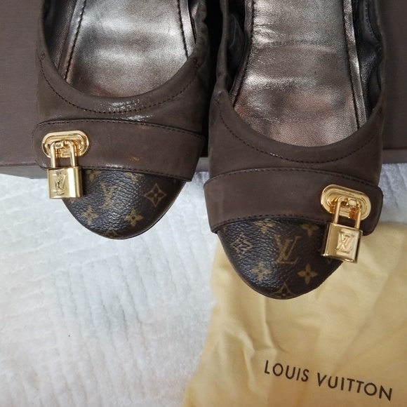 Louis Vuitton Flats - Picture 4 of 4